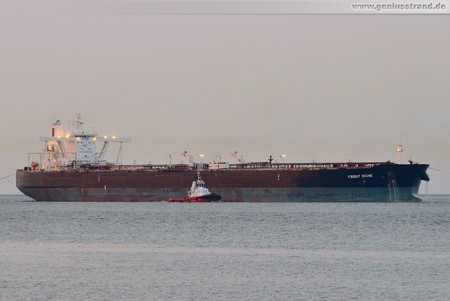 Supertanker Front Signe löscht über 122.000 t Mineralöl in Wilhelmshaven