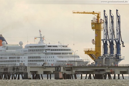 Wilhelmshaven: Das Luxus-Kreuzfahrtschiff MS Europa auf der Jade