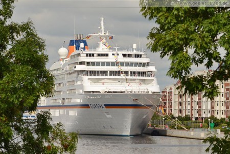 Das Luxus-Kreuzfahrtschiff MS Europa zu Gast in Wilhelmshaven