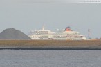 MS Europa an der JadeWeserPort Baustelle Wilhelmshaven