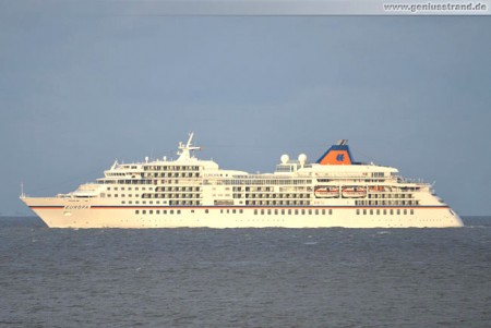 MS Europa an der JadeWeserPort Baustelle (4)