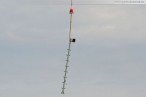 JadeWeserPort: Montage von Lampen & Signalen per Hubschrauber