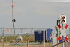 JadeWeserPort: Montage von Lampen & Signalen per Hubschrauber