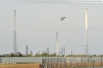 JadeWeserPort: Montage von Lampen & Signalen per Hubschrauber
