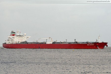 Tanker SKS Skeena löscht 130.000 mt Rohöl in Wilhelmshaven