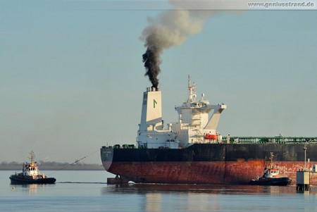 Supertanker Front Champion (Very Large Crude Carrier) in Wilhelmshaven
