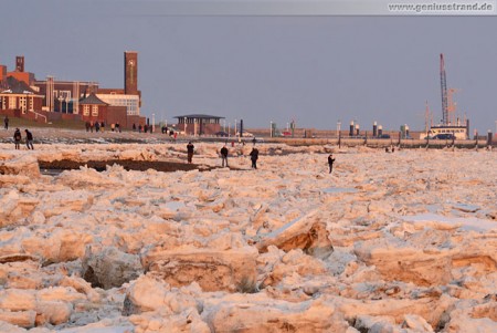 Winterbilder Wilhelmshaven: Eisschollen am Südstrand 2012