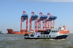 JadeWeserPort: Spezialfrachtschiff Zhen Hua 23 bringt vier Containerbrücken