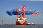 JadeWeserPort: Spezialfrachtschiff Zhen Hua 23 bringt vier Containerbrücken