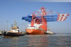 JadeWeserPort: Spezialfrachtschiff Zhen Hua 23 bringt vier Containerbrücken