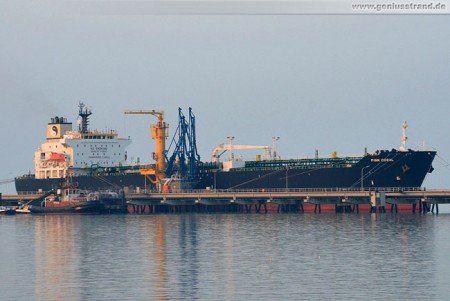 Tanker Pink Coral löscht 33.441 t Rohöl in Wilhelmshaven