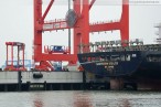 JadeWeserPort: Zweites Containerschiff liegt an der Kaje