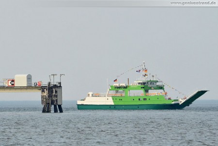 Fährschiff Spiekeroog IV auf der Jade