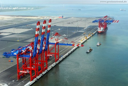 Luftaufnahme vom Eurogate Container Terminal Wilhelmshaven 2012