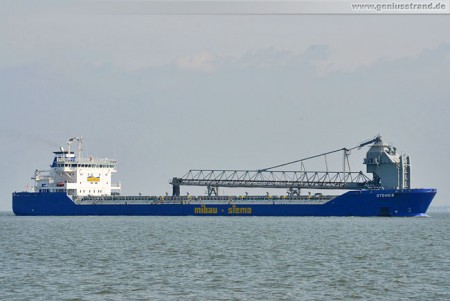 Frachtschiff Stones löscht 26.500 t Steine in Wilhelmshaven