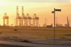 Wilhelmshaven: Sonnenaufgang am JadeWeserPort/Container Terminal