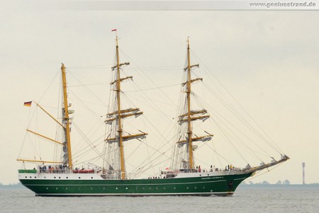 Wilhelmshaven: Die Dreimastbark Alexander von Humboldt II auf der Jade