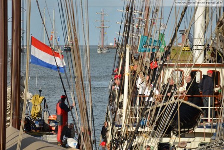 Wilhelmshaven: Jade-Weser-Port-Cup 2012 Segelregatta und Einlaufparade