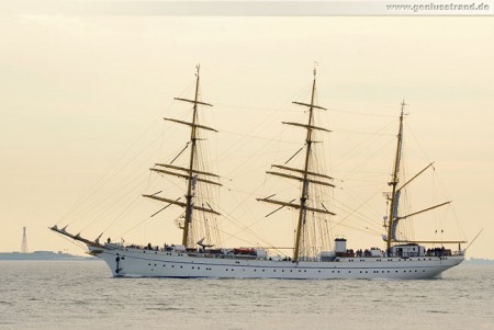 Wilhelmshaven: Segelschulschiff Gorch Fock auf kurzer Probefahrt auf der Jade