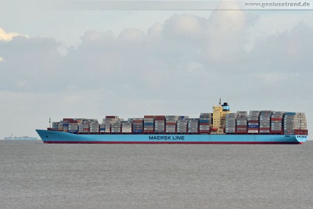 JadeWeserPort Wilhelmshaven: Containerschiff Svendborg Maersk auf der Jade