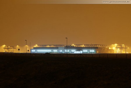 Nachtaufnahme vom JadeWeserPort Container Terminal Wilhelmshaven (CTW)