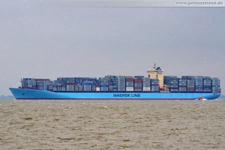 Wilhelmshaven: Containerschiff Clifford Maersk kommend vom JadeWeserPort