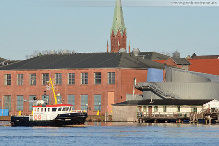 Das Mehrzweckboot MS Argus von Niedersachsen Ports im Großen Hafen