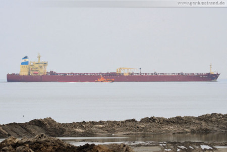 Wilhelmshaven Schiffsbilder: Cruide Oil Tanker NS Arctic auf der Jade