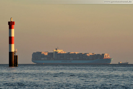 JWP Wilhelmshaven: Containerschiff Skagen Maersk & Saugbagger Anke