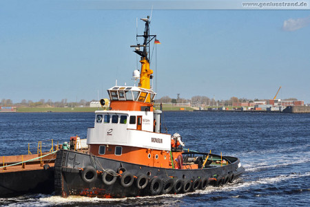 Wilhelmshaven: Der Schlepper Monsun im Nordhafen