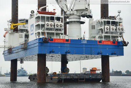 Wilhelmshaven: Die Jack-Up-Barge Thor bekommt zwei neue Pod-Antriebe