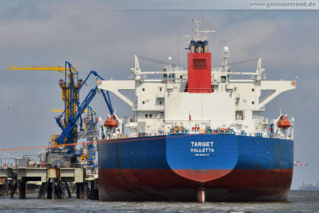 Schiffsbilder Wilhelmshaven: Crude Oil Tanker Targer am NWO-Anleger 1