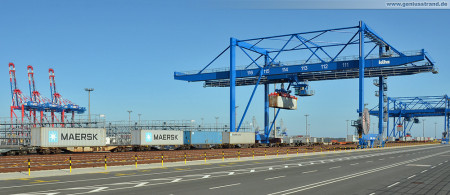 Eurogate Container Terminal Wilhelmshaven (CTW): Erster Containerzug an der KV-Anlage (Bahnumschlaganlage)