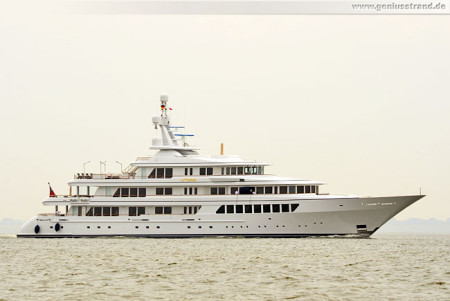 Wilhelmshaven: Luxusyacht Utopia besucht das Wochenende an der Jade 2013