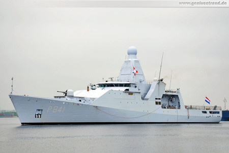 Patrouillenschiff HNLMS Zeeland (P 841) beim Wochenende an der Jade 2013