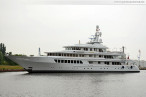 Wilhelmshaven: Die Luxusyacht Utopia am Wochenende an der Jade 2013