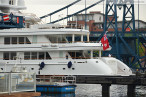 Wilhelmshaven: Die Luxusyacht Utopia am Wochenende an der Jade 2013