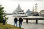 Wilhelmshaven: Die Luxusyacht Utopia am Wochenende an der Jade 2013