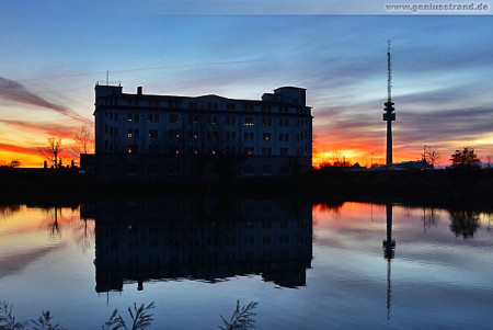 Wilhelmshaven: Spiegelung im Wendebecken der ehem. II. Einfahrt