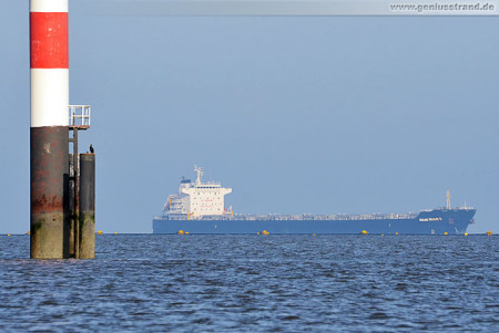 Wilhelmshaven Schiffsbilder: Der Bulk Carrier Shao Shan 5 auf der Jade