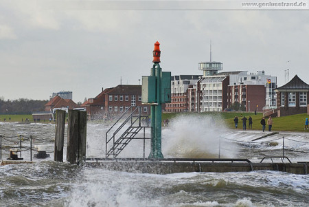 Wilhelmshaven Alter Vorhafen: Erster Herbststurm im Monat November 2013