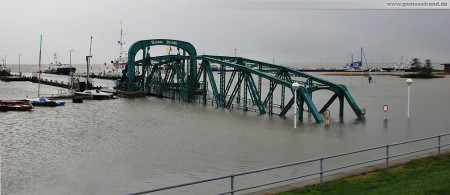 Sturmtief Tilo bringt Sturmflut nach Wilhelmshaven (Nassauhafen)