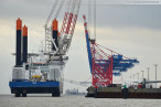 JadeWeserPort: Hochtief Offshore-Windanlagen-Errichterschiff VIDAR
