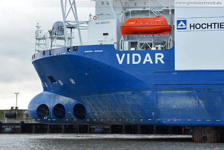 JadeWeserPort: Hochtief Offshore-Windanlagen-Errichterschiff VIDAR