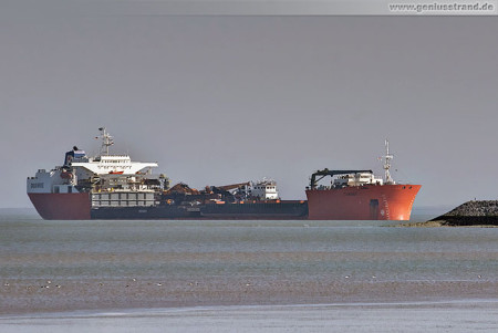 Schiffsbilder Wilhelmshaven: Schwerlastschiff TARGET am JadeWeserPort