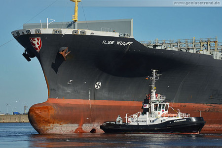 Nordhafen Hannoverkai: Containerschiff Ilse Wulff verlässt Wilhelmshaven