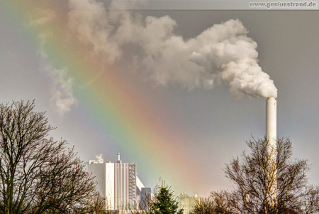 Wilhelmshaven: Regenbogen über dem GDF Suez Kohlekraftwerk