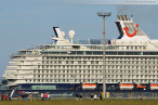 Wilhelmshaven: Kreuzfahrtschiff Mein Schiff 3 am JadeWeserPort