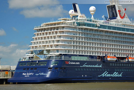 JadeWeserPort: Schiffsneubau Mein Schiff 3 von TUI Cruises in Wilhelmshaven