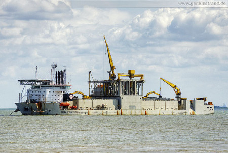 Wilhelmshaven: Spezialschiff Simon Stevin (Subsea Rock Installation Vessel)